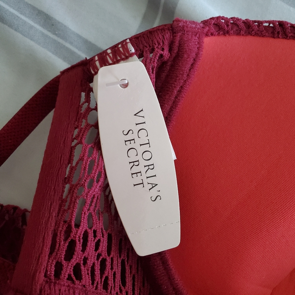 Victoria's Secret Halter Babydoll - Picture 5 of 10